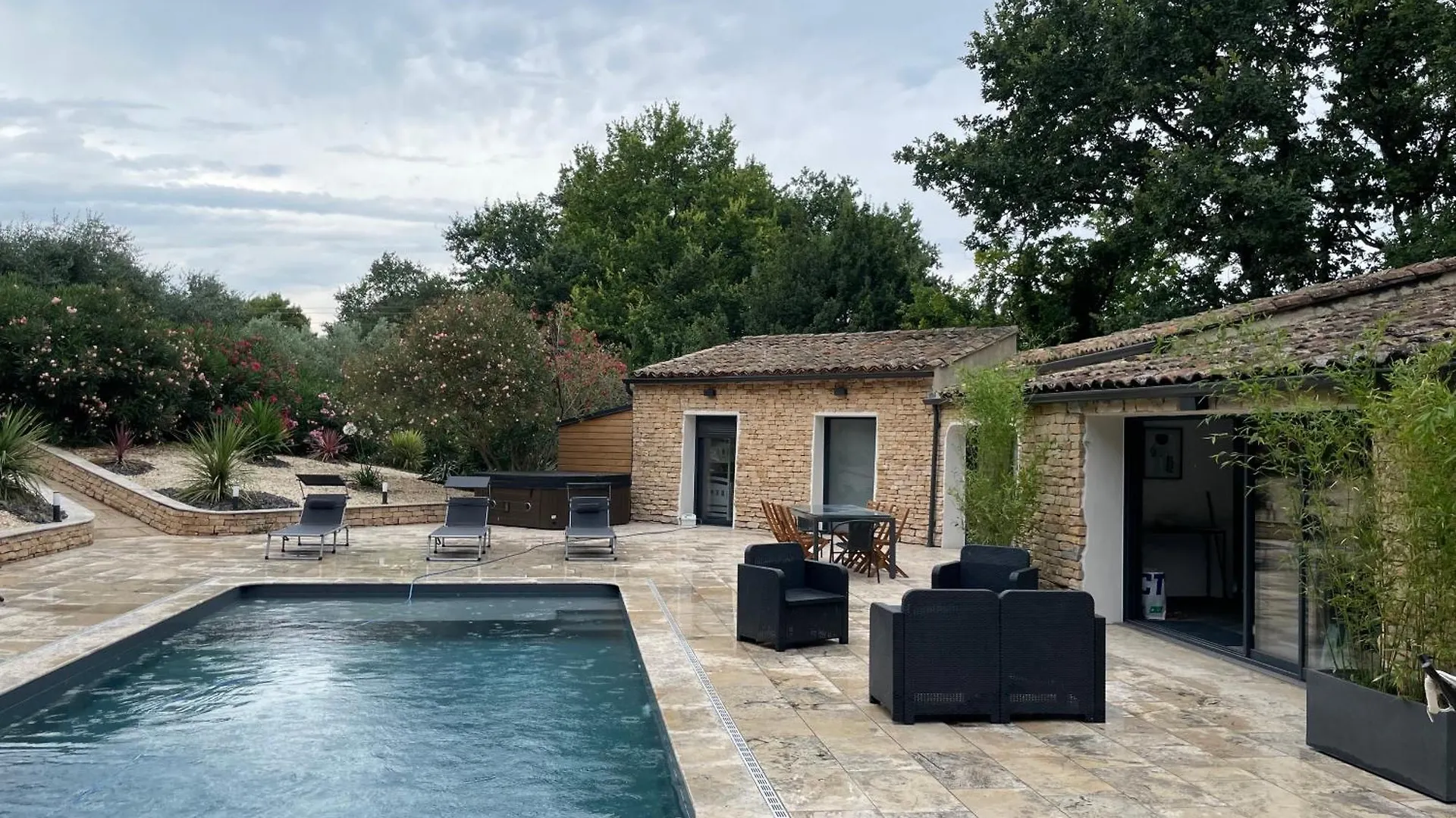 Villa Kelou, Piscine, Sauna Et Spa, Proche Gorge De L Ardeche Bourg-Saint-Andeol 0*,  France